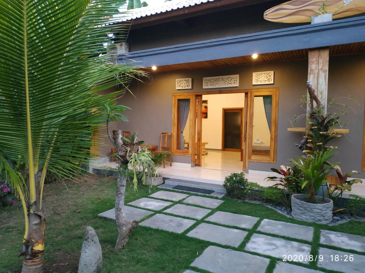 Harris Surf Villa Pulukan Buitenkant foto
