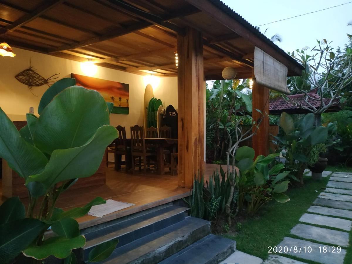 Harris Surf Villa Pulukan Buitenkant foto