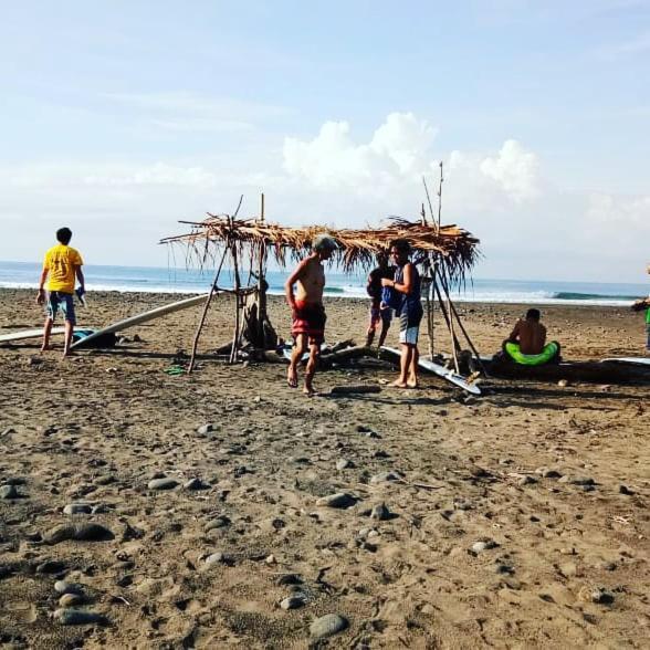 Harris Surf Villa Pulukan Buitenkant foto
