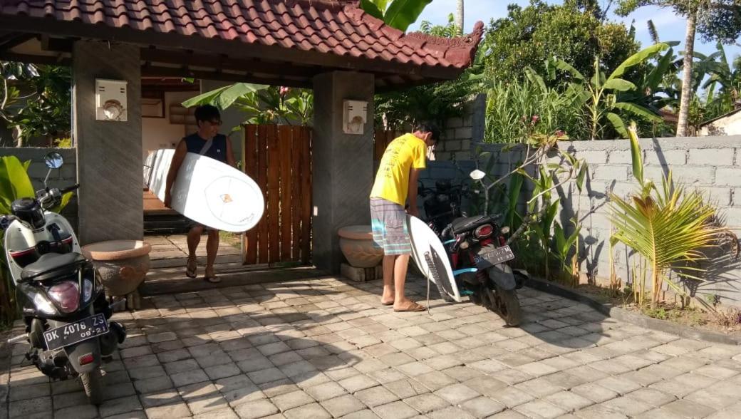 Harris Surf Villa Pulukan Buitenkant foto