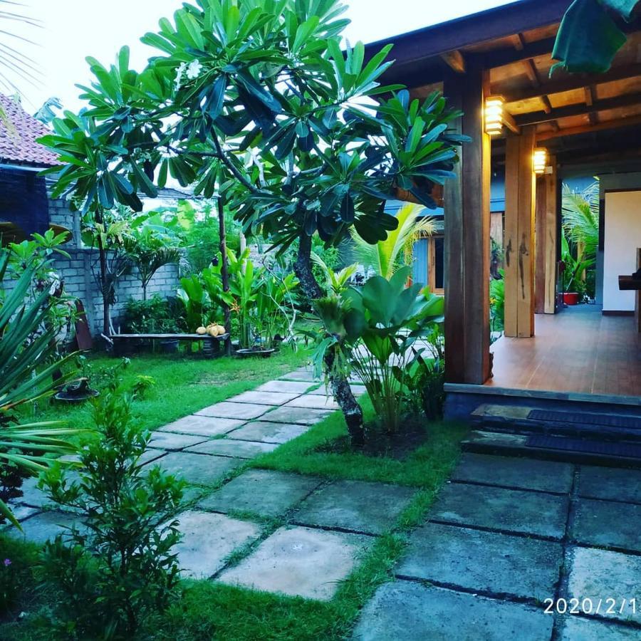Harris Surf Villa Pulukan Buitenkant foto