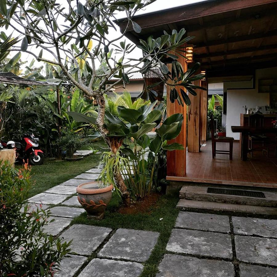 Harris Surf Villa Pulukan Buitenkant foto